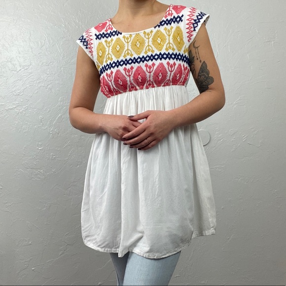 Romeo & Juliet Couture Tops - Romeo & Juliet Couture boho embroidered empire waist tunic XS